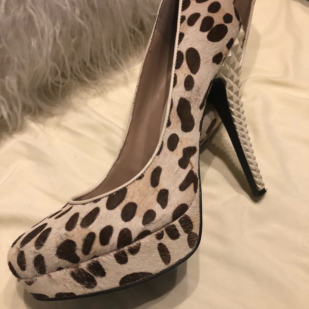 Pumps - Picture 3 of 5